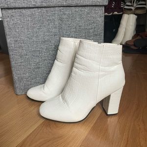 Nasty gal white booties